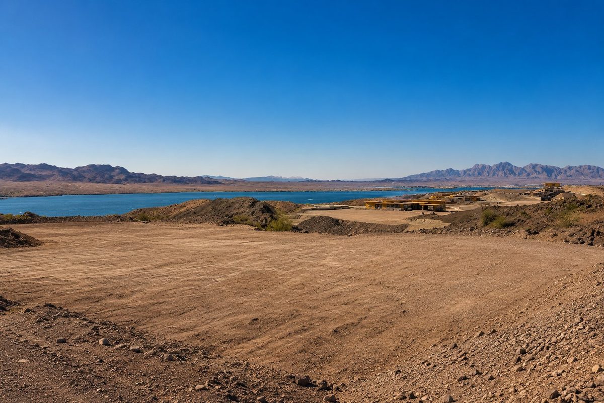 A graded Black Rock homesite overlooking Lake Havasu