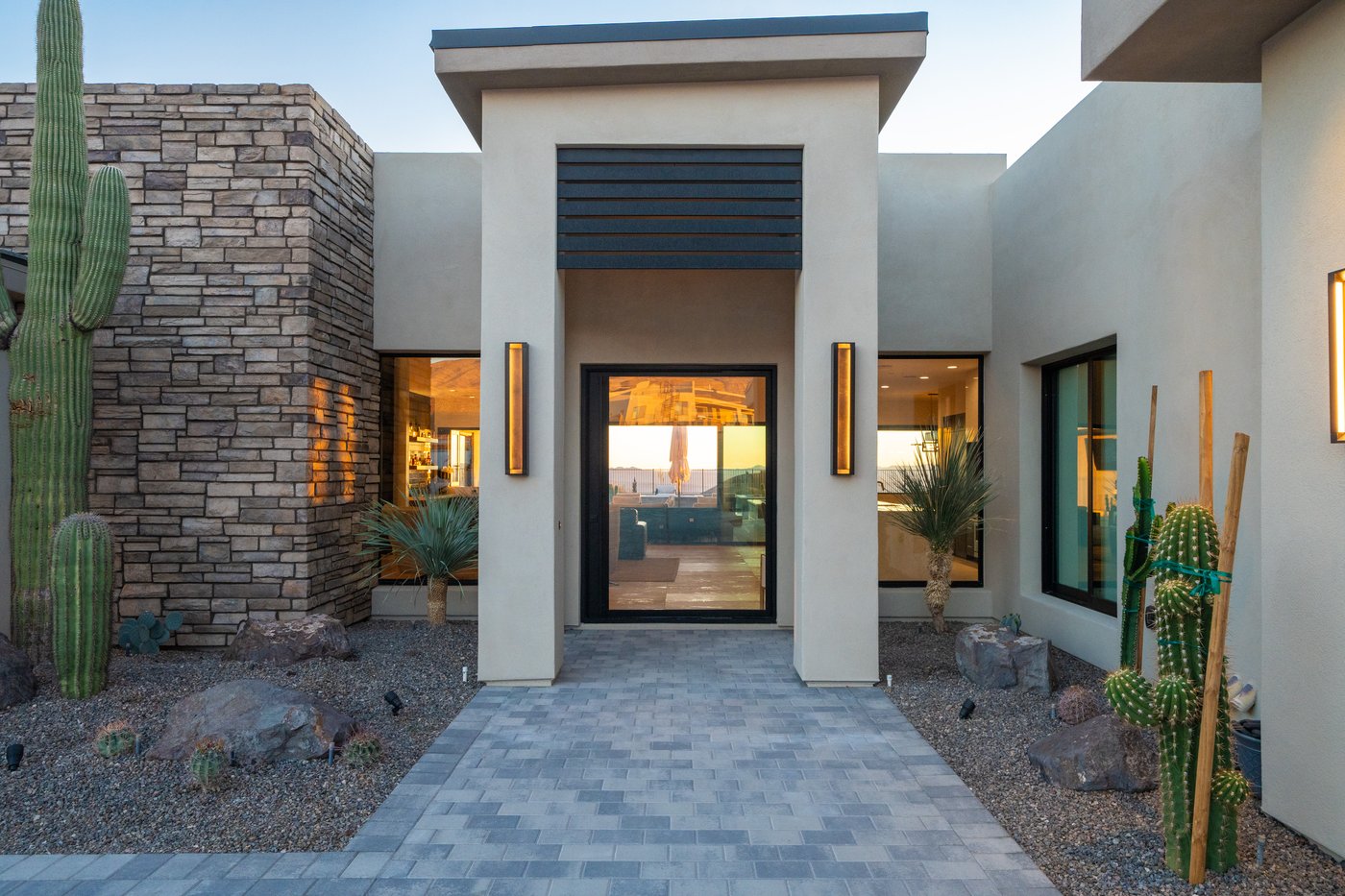 Janecek custom home, courtyard entry with desert landscaping
